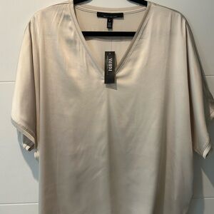 White House Black Market Elegant Cream V-Neck Blouse woven front tee NWT